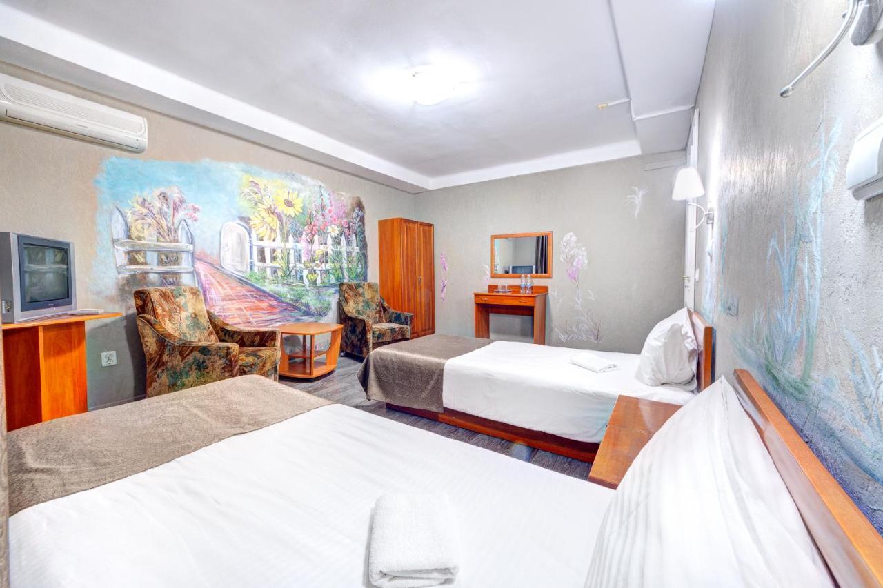 Holosiyvsky Hotel Kijów Zewnętrze zdjęcie