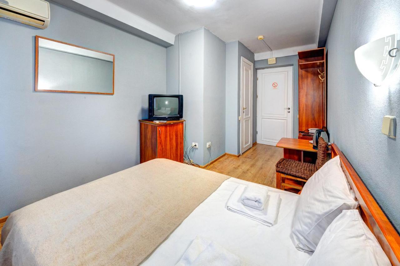 Holosiyvsky Hotel Kijów Zewnętrze zdjęcie